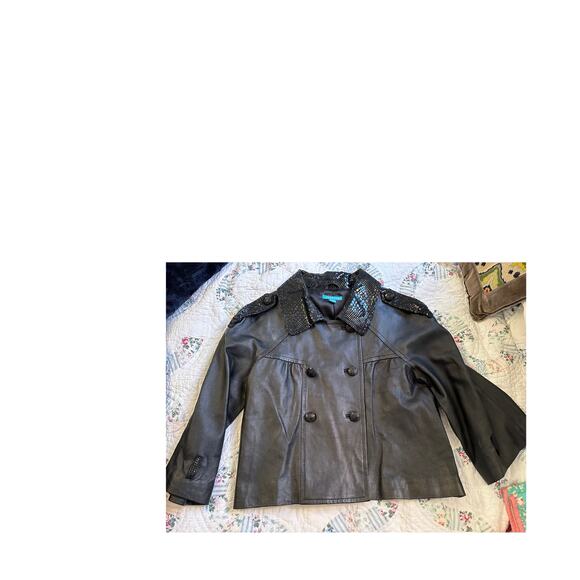 VINTAGE JOCELYN BLACK LEATHER CROP TRENCHCOAT JACKET  4 - Picture 3 of 7